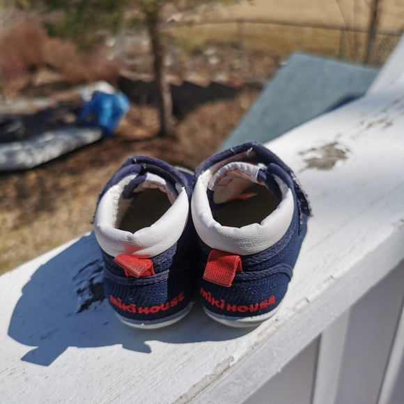 shoes - Picture 2 of 5